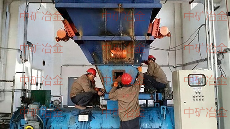 原料仓内壁整体式堵仓疏通装置