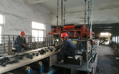 输送机料流智能平衡装置